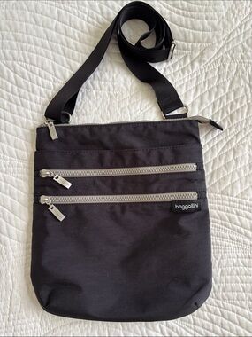 Baggallini Comrade 3-zip Crossbody Cross Body Black Nylon Travel Commute